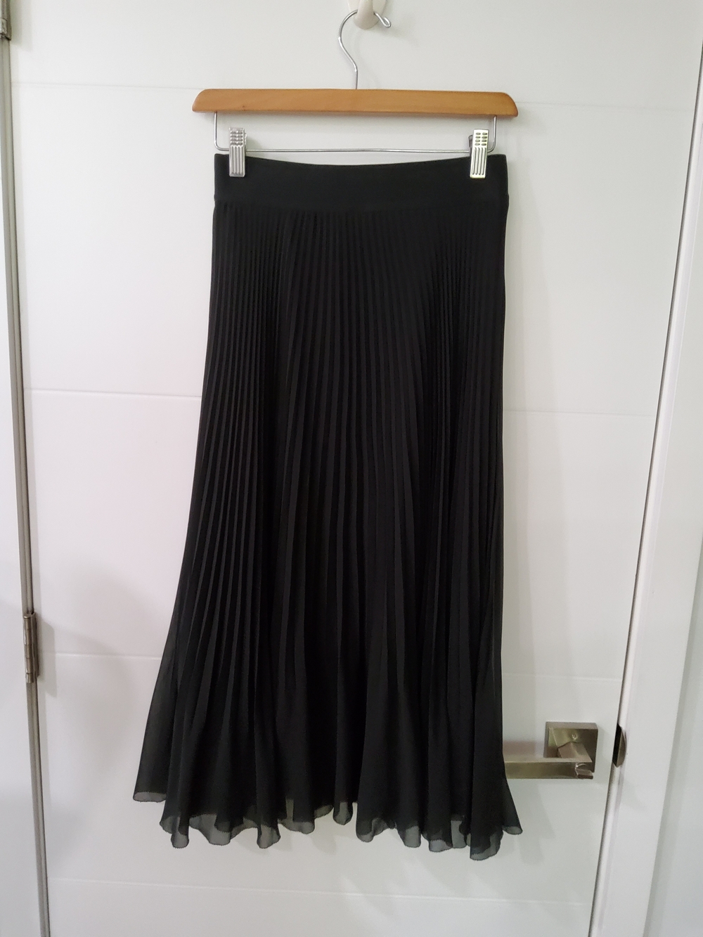 Wilfred Black Pleated Midi Skirt Size 4 - Picture 8 of 14
